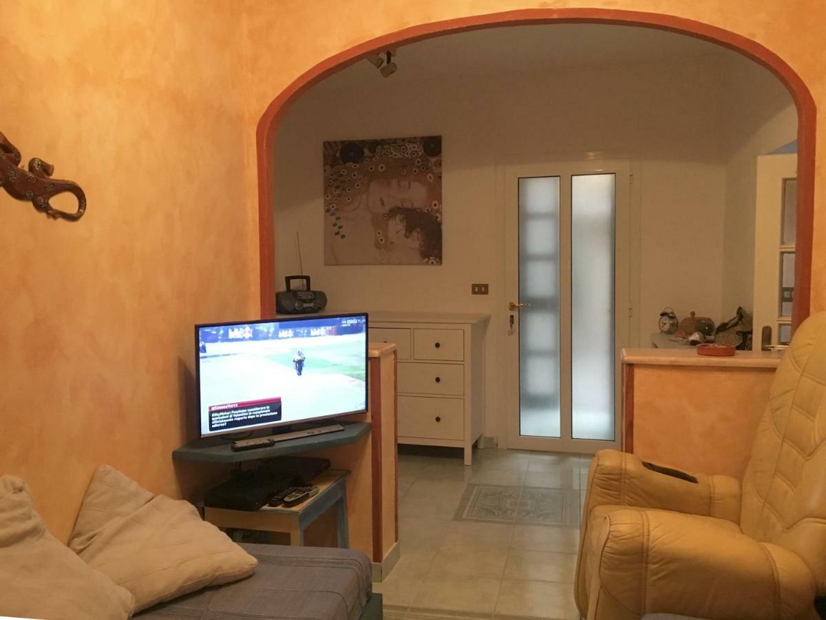 La Casa Di Zoe Apartamento Uscio Exterior foto