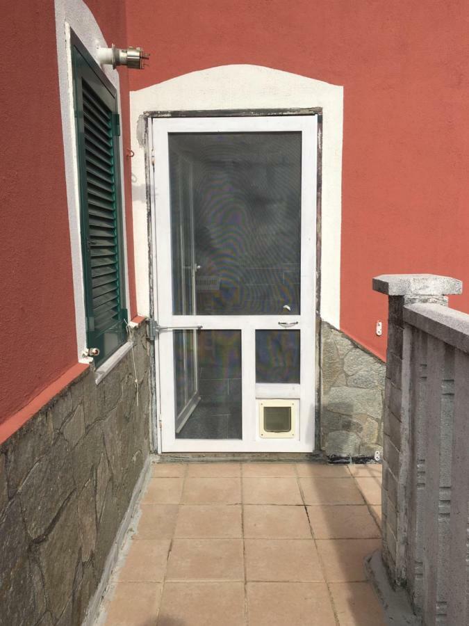 La Casa Di Zoe Apartamento Uscio Exterior foto