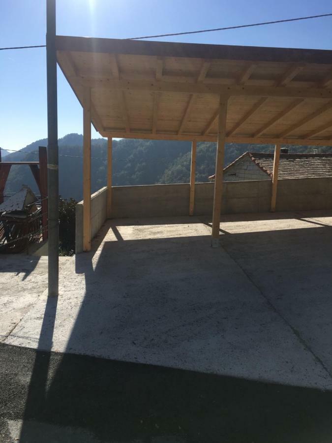La Casa Di Zoe Apartamento Uscio Exterior foto